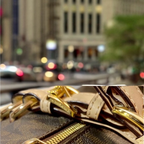 Michael Kors Grayson Signature Logo Handbag - Picture 5 of 8